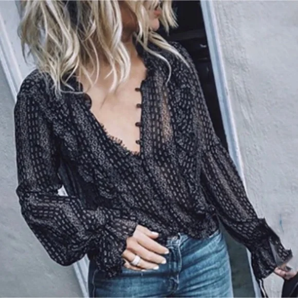 ✨New✨Gorgeous Black & White Partial Button Up Boutique Blouse - Picture 5 of 5